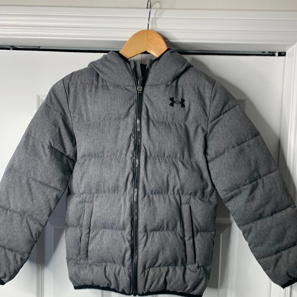 Under Armour Kids Grey Puffer Coat with Hood – YSM (Youth Small)